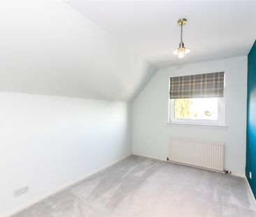 4 bedroom detached house to rent - Photo 3