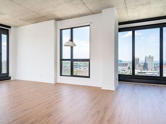 Myriade Condo rentals in Quartier des spectacles Ville-Marie - Photo 1