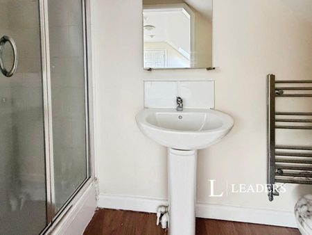 4 bedroom house to rent Ulster Terrace, Stoke-on-Trent, Staffordshire, ST4 - Photo 5