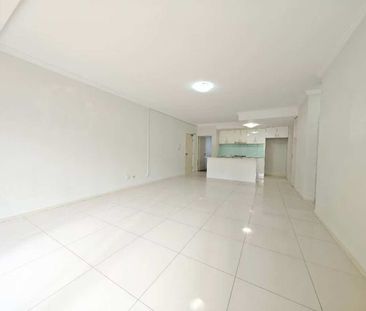 Near new 2bed - Exceptional floor plan with a lifestyle to match! - Photo 2