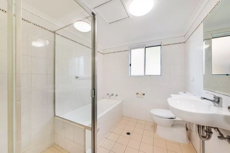 Apartment with 3 bedrooms, 2 bathrooms & parking for 1 car - Photo 5