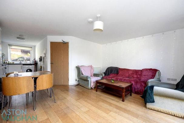 4 bedroom semi-detached house to rent - Photo 1