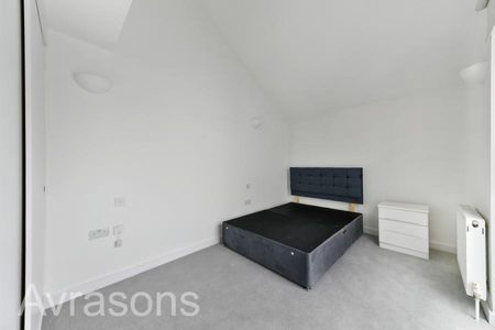 4 bedroom apartment to rent - Photo 2