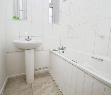 Warwick Gardens, London Road, Thornton Heath, CR7 7NA - Photo 2