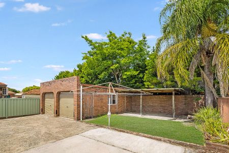 Newly Refurbished Single-Level Home - Photo 2