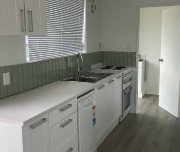 Renovated & Ready - Perfect - Photo 3