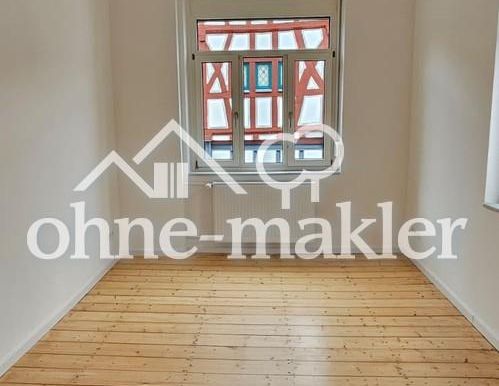 Schöne 3-Zimmer-Wohnung mit Balkon im Herzen der Altstadt von Bad Camberg - Foto 1