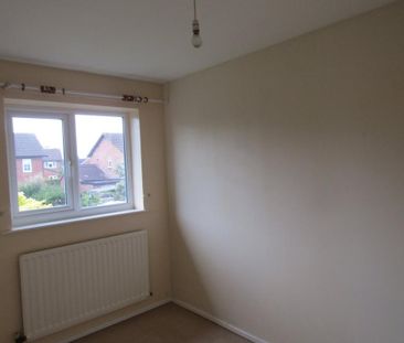 2 bedroom semi-detached house to rent - Photo 3