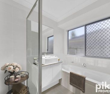 Large Family Home - Large Backyard - Photo 6