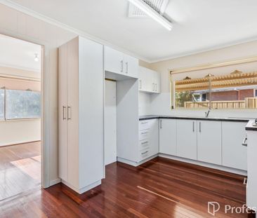 NEAT AS A PIN & IN GREAT HANDY LOCATION! - Photo 5