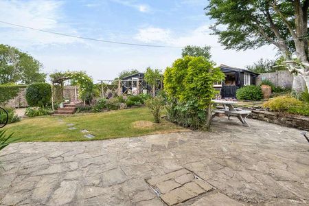 One Tree Hill Road, Guildford, GU4 - Photo 5