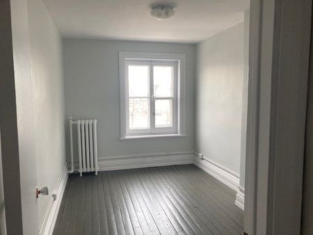 Superbe grand 5 1/2 sur 2 étage, Terrasse privée, Vieux-Port - Photo 5