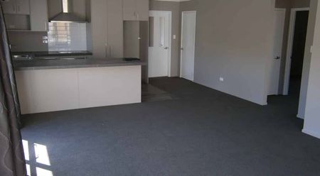 Modern, Comfortable Living in Lincoln – 3-Bedroom Home - Photo 4