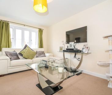 3 bedroom semi-detached house to rent - Photo 1