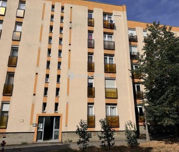 Kiadó jó állapotú panel lakás - Pécs - Fotó 1