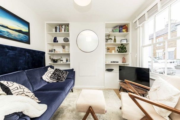 Hyde Road, Richmond, TW10 - Photo 1