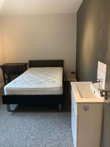 Lovely House Share in Brighton Room 2 - Photo 2