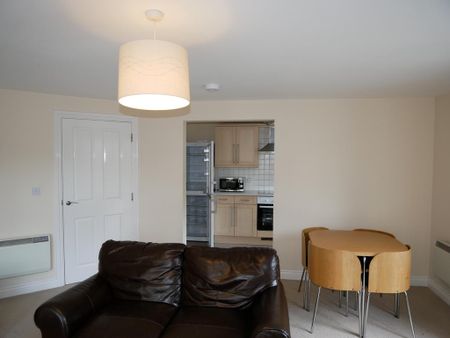 3 bedroom apartment to rent - Photo 2