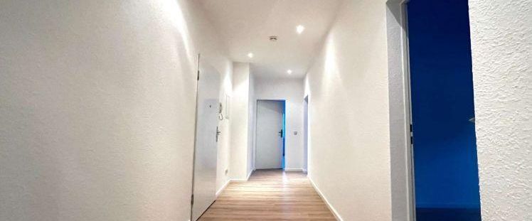 *** Erstbezug: Frisch modernisierte 3-Raum-Dachgeschosswohnung in Chemnitz-Lutherviertel *** - Photo 1