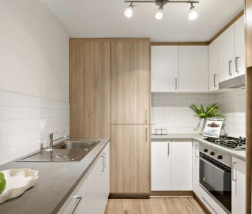 Modern Unfurnished 2 Bedroom Apartment in Wembley - Photo 1