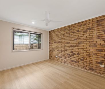 Prime Torquay Location - Photo 1