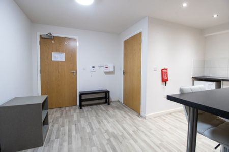 1 bedroom Flat in Apartment 39, Leeds - Photo 2