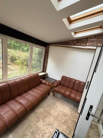 4 bedroom private hall to rent - Photo 2