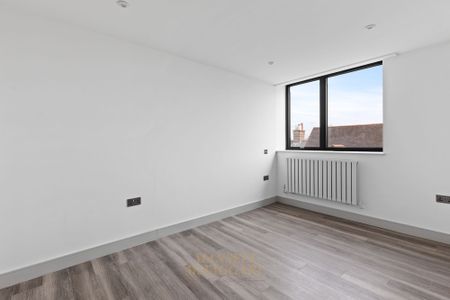 High Street, Horley, RH6 - Photo 4