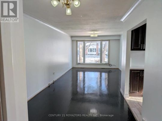 50 MARBURY CRESCENT - Photo 1