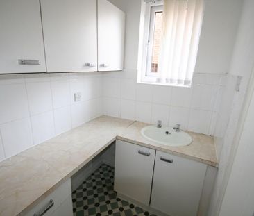 1 bedroom bedsit to rent - Photo 5