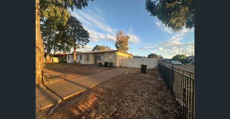 Newly renovated $475.00 p.w. in Smithfield Plains - Photo 4