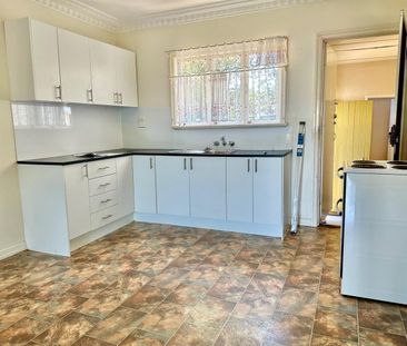 Spacious 3 Bedroom - Great Family Space - Photo 3