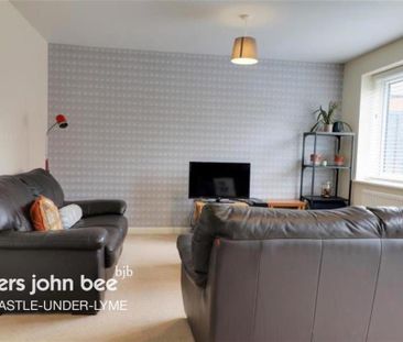 4 bedroom semi-detached house to rent - Photo 3