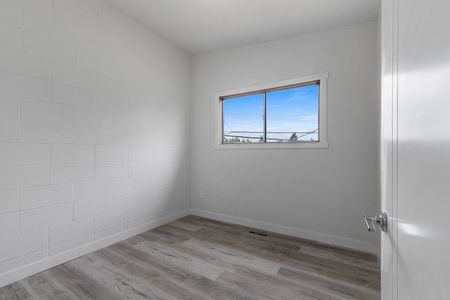 4702 14 Street Northwest, Calgary - Photo 4