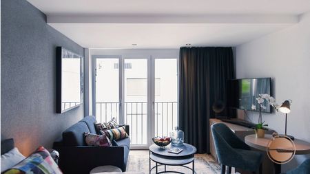 URBAN ARTISAN - SENIOR STUDIO BALCONY SERVICED APARTMENT - Photo 2