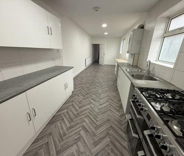 3 bedroom terraced house to rent - Photo 4