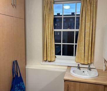 Room in a Shared House, Park Village East, NW1 - Photo 2
