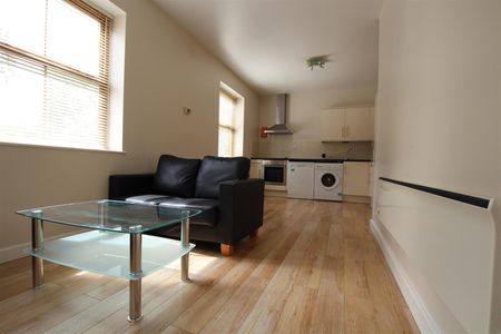 Andover Street - Photo 2