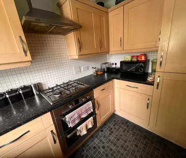 1 bedroom in a house share to rent - Photo 4