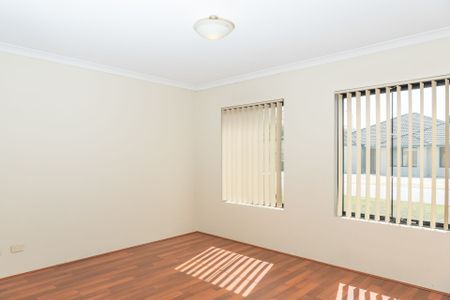 Huge 5 Bedroom Home in Cul De Sac Location @$980 Per Week - Photo 4