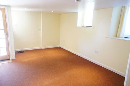 1 bedroom ground floor flat to rent - Photo 5