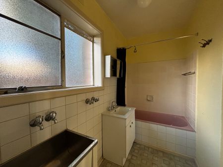 13 / 28 Eumeralla Road, CAULFIELD SOUTH - Photo 2