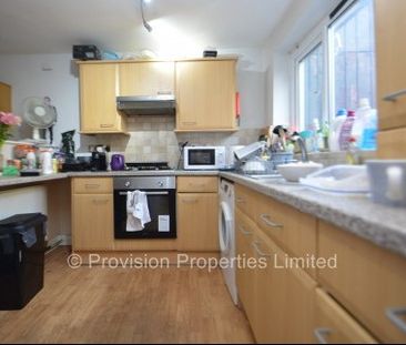 4 Bedroom to Rent Near Leeds University - Photo 3