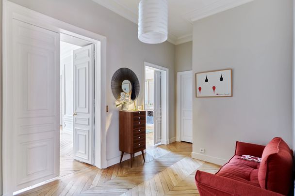 Location appartement, Paris 7ème (75007), 5 pièces, 119.7 m², ref 85418629 - Photo 1