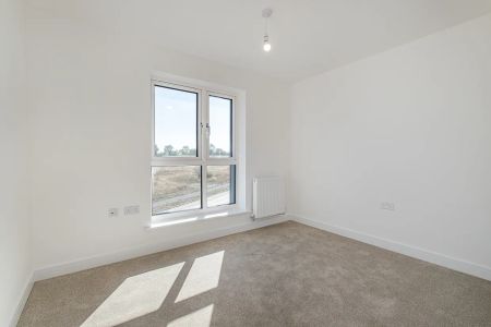 3 bedroom end of terrace house to rent - Photo 4