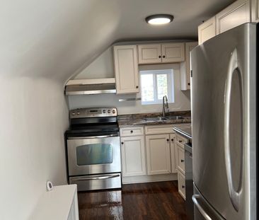 For Lease - 585 Byngmount Avenue Unit# Upper, Mississauga, Ontario - Photo 3