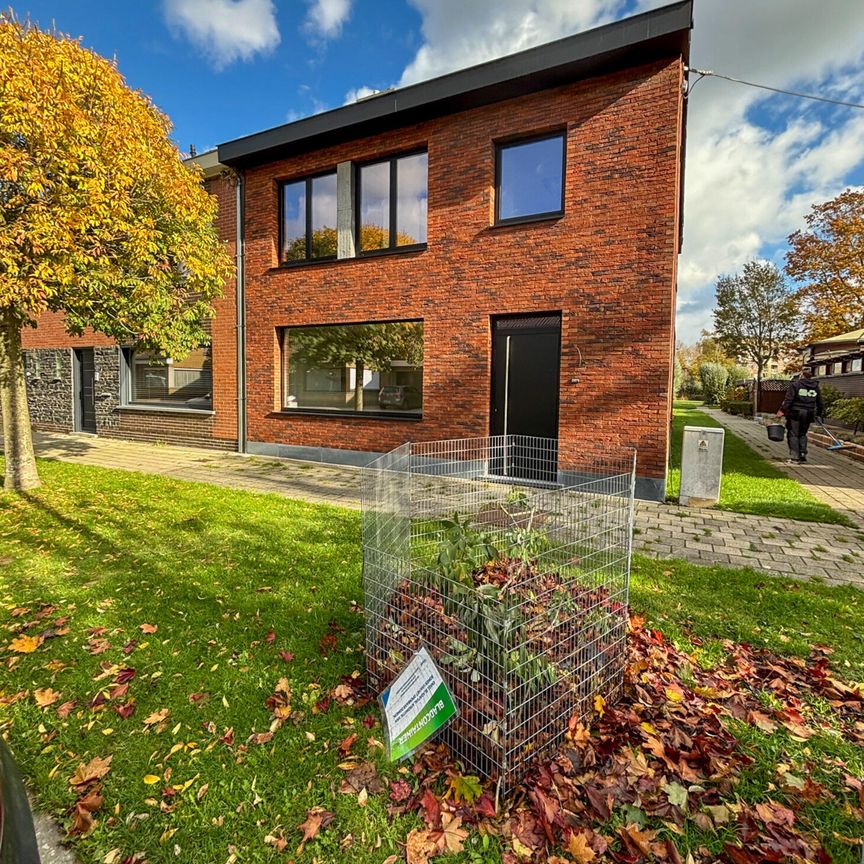 Volledig vernieuwde instapklare woning in rustige omgeving | Anjelierenlaan - Photo 1