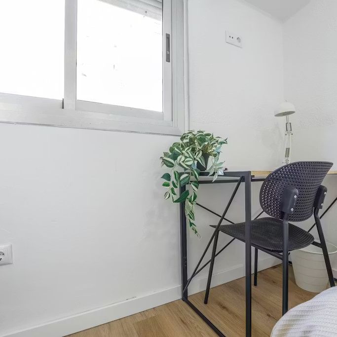 Carrer del Poeta Mas i Ros, Valencia, Valencian Community 46021 - Photo 1