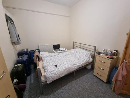 4 bedroom terraced house to rent - Photo 3