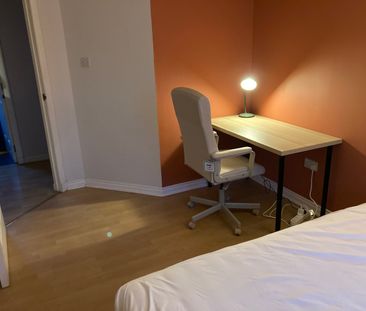 Room in a Shared Flat, Silvergrove Street, G40 - Photo 2